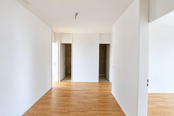 Sonnige 3,5-Zimmer-Dachwohnung Nähe der Langen Erlen 7
