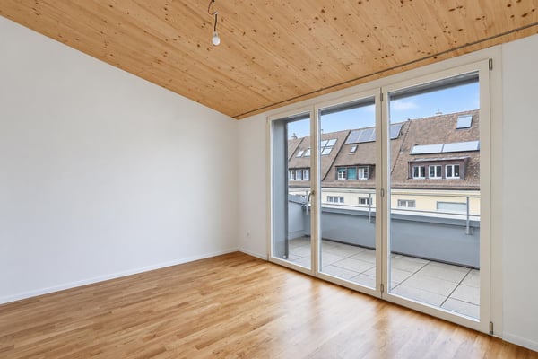 Lichtdurchflutete 3.5-Zimmer-Dachwohnung mit zwei Dachterrassen im Paulus-Quartier 5