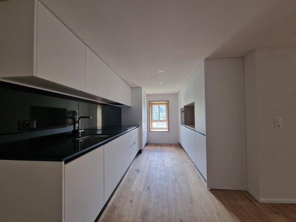 Magnifique 3.5 pièces rénové de 96 m² | Vue sur les Préalpes | À 3 min de la gare 11