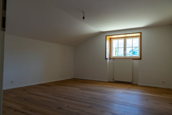 Magnifique 3.5 pièces rénové de 96 m² | Vue sur les Préalpes | À 3 min de la gare 5