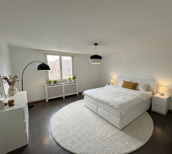 Neu renoviertes Bauernhaus mit 6.5 Zimmern und grosszügigem Garten 6