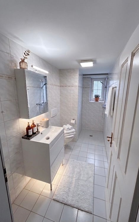 Neu renoviertes Bauernhaus mit 6.5 Zimmern und grosszügigem Garten 9