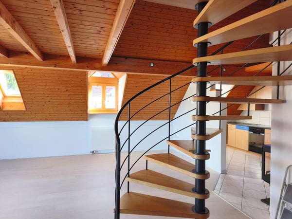 Exklusive 3.5-Zimmer-Maisonettewohnung mit Galerie und Schwedenofen 9
