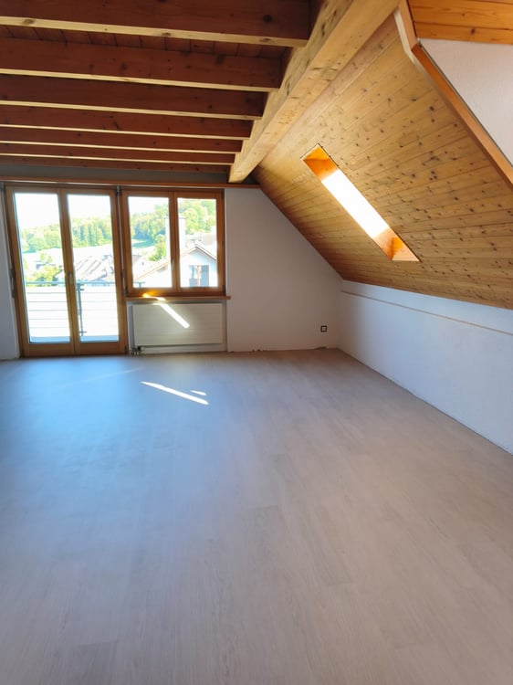 Exklusive 3.5-Zimmer-Maisonettewohnung mit Galerie und Schwedenofen 8