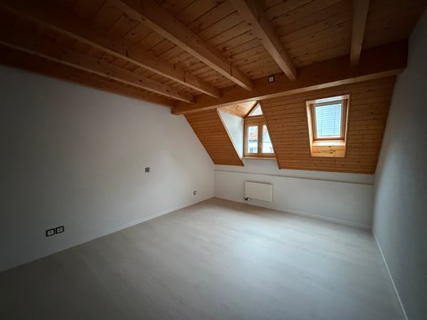 Exklusive 5.5-Zimmer-Maisonettewohnung mit Galerie und Schwedenofen 8