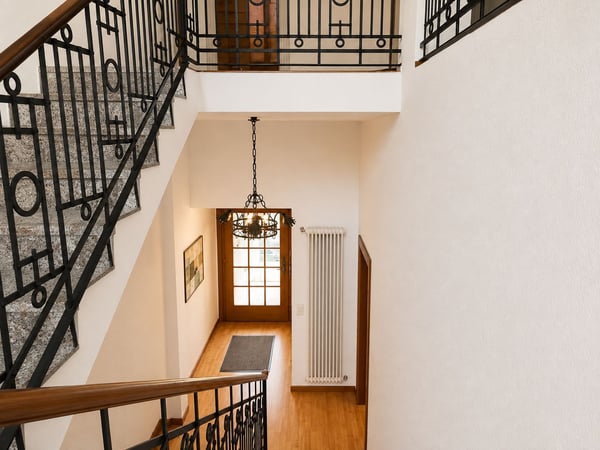 Spacious Family Home with Private Garden in a Quiet Residential Area of Chiasso 7