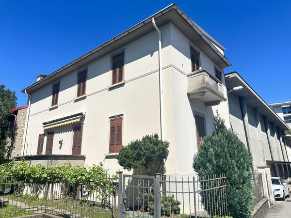 Spacious Family Home with Private Garden in a Quiet Residential Area of Chiasso 13