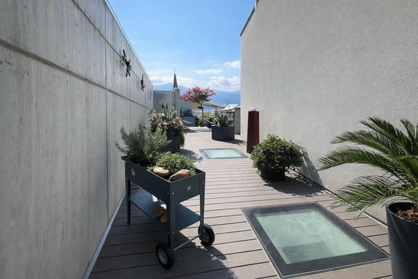 Zeitgenössische Liegenschaft mit Garage, Innenlift und spektakulärer 180°-Panoramasicht 24
