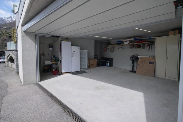 Zeitgenössische Liegenschaft mit Garage, Innenlift und spektakulärer 180°-Panoramasicht 25