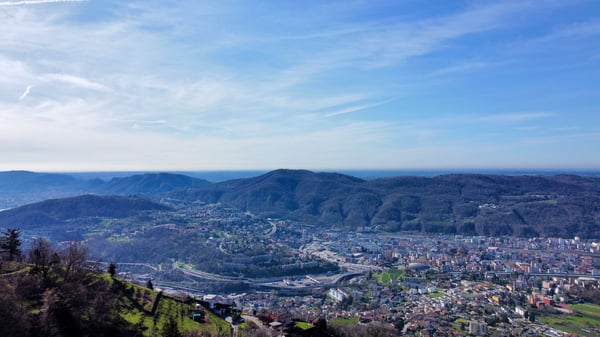 Villa Liberty con parco privato da ristrutturare nel cuore di Chiasso 2
