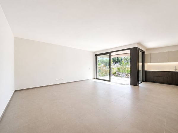 Moderne 3.5-ZWg im Grünen in Gordola 2