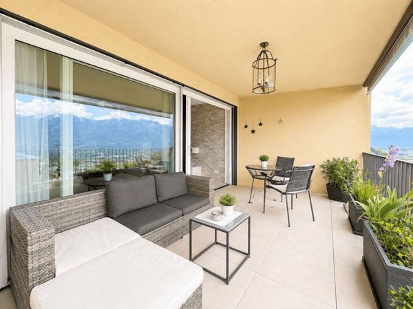 Moderne 3.5-Zimmer-Wohnung mit herrlichem Seeblick und 2 Tiefgaragenplätzen 10