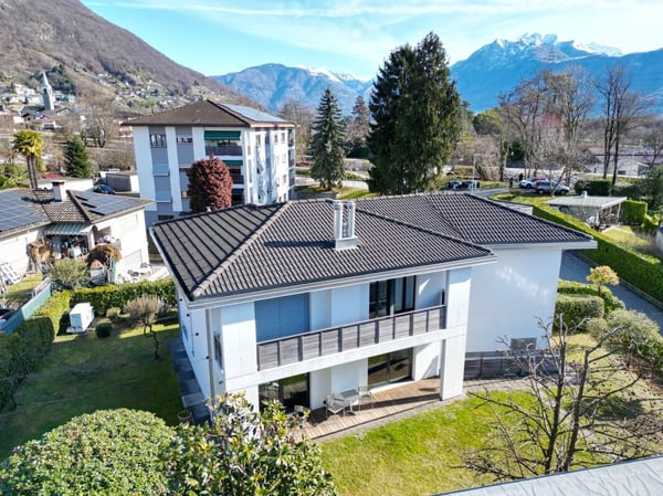 Hochwertiges Einfamilienhaus mit Sauna, Innenpool und Aufzug 13