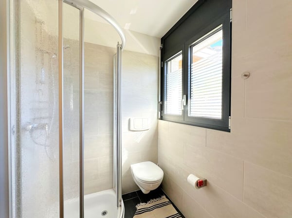 Hochwertiges Einfamilienhaus mit Sauna, Innenpool und Aufzug 7