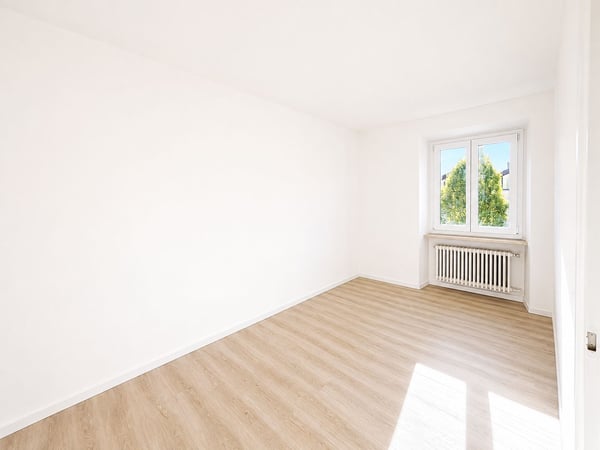 Wunderschöne 2.5-Zimmer-Wohnung im 1. Stock im Herzen von Tegna 9