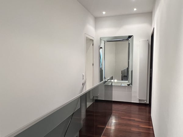 Spazio, design e comfort: duplex di oltre 160 m² a Chiasso 10