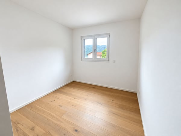 MENDRISIO - Spazioso appartamento 4.5 locali con studio, lavanderia privata, terrazza e giardino 11
