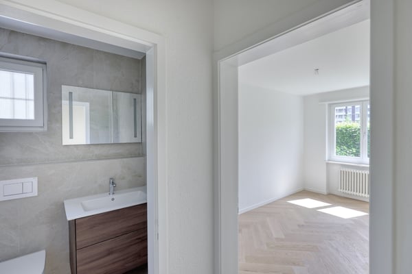 Wohnen mit Qualität - sanierte 3.0-Zimmer-Wohnung in Zug 8