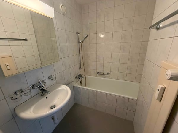 Grosszügige 2.5-Zimmer-Wohnung zur befristeten Miete bis 31.03.2027 7