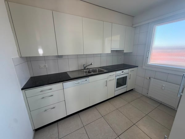 Grosszügige 4.5-Zimmer-Wohnung zur befristeten Miete bis 31.03.2027 10