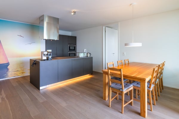 Exklusive 2 Zimmer Wohnung mit Panorama über den Dächern von Zürich 2