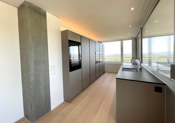 Exklusive 4.5 Zimmer Wohnung im Rhyfall Tower mit Rheinblick
