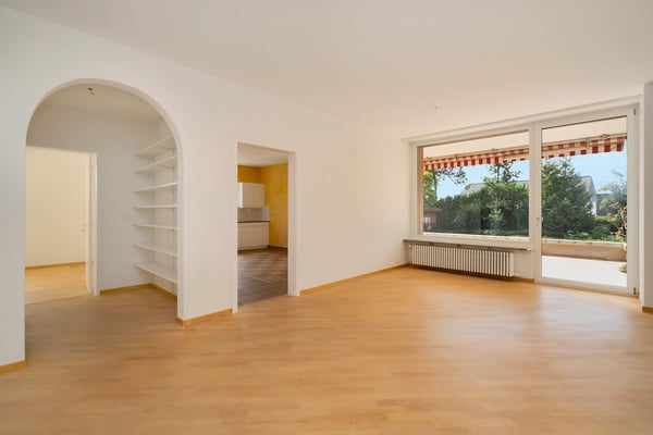 Grosszügiges Wohnen mit unverbaubarem Weitblick - Familienresidenz mit Pool in Frauenkappelen 4