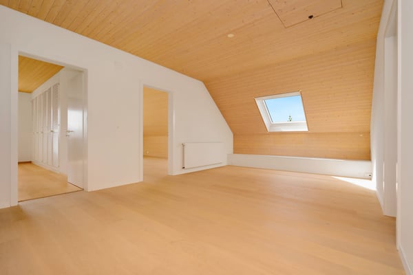 Grosszügiges Wohnen mit unverbaubarem Weitblick - Familienresidenz mit Pool in Frauenkappelen 9