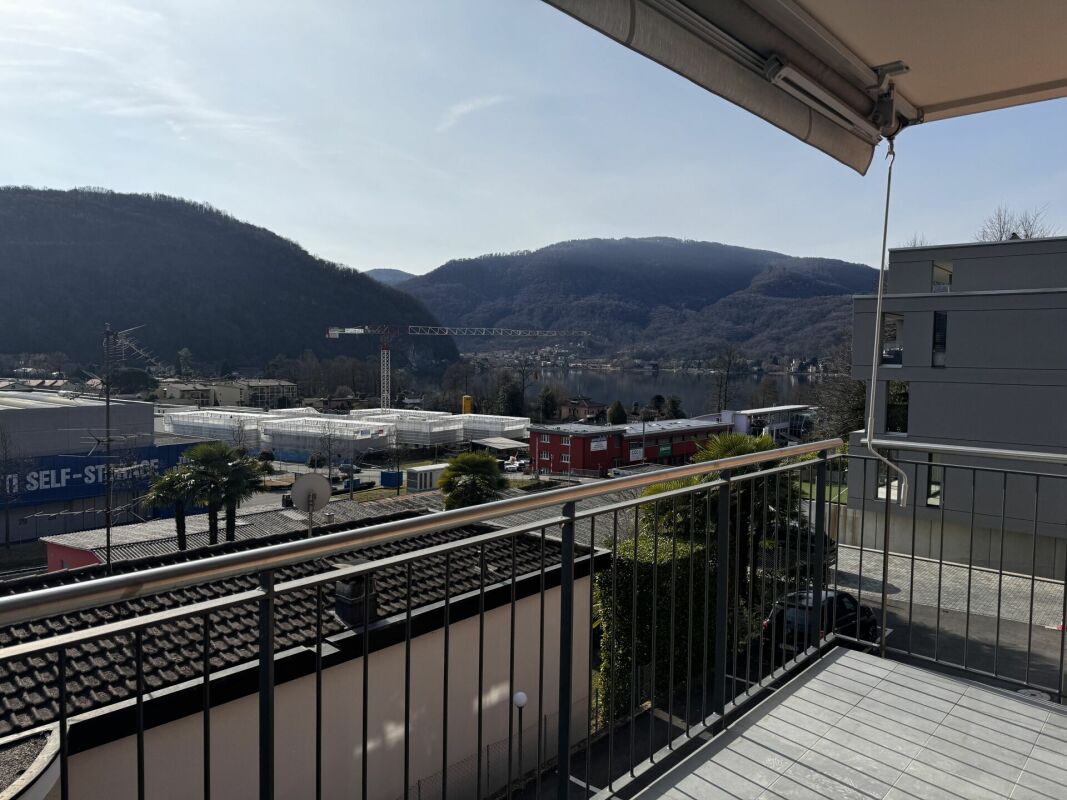 3.5 LOCALI CON BALCONE · CHIAVI IN MANO ORA! VISTA LAGO