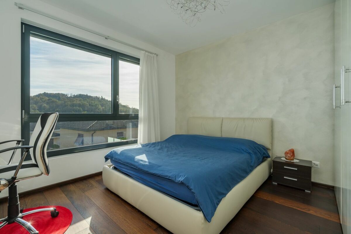 COMANO · MODERNA VILLA CON PISCINA E DOMOTICA AVANZATA