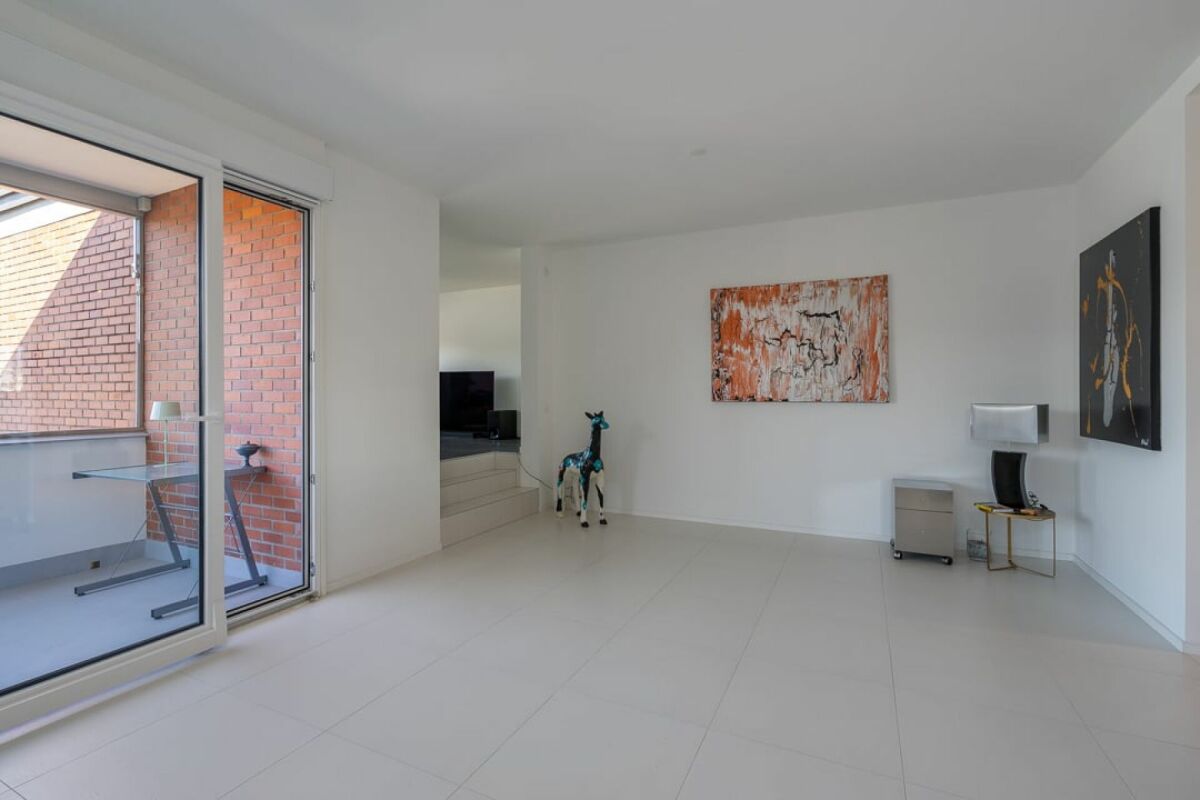 PARADISO · 3.5-ROOM APARTMENT WITH LAKE VIEW