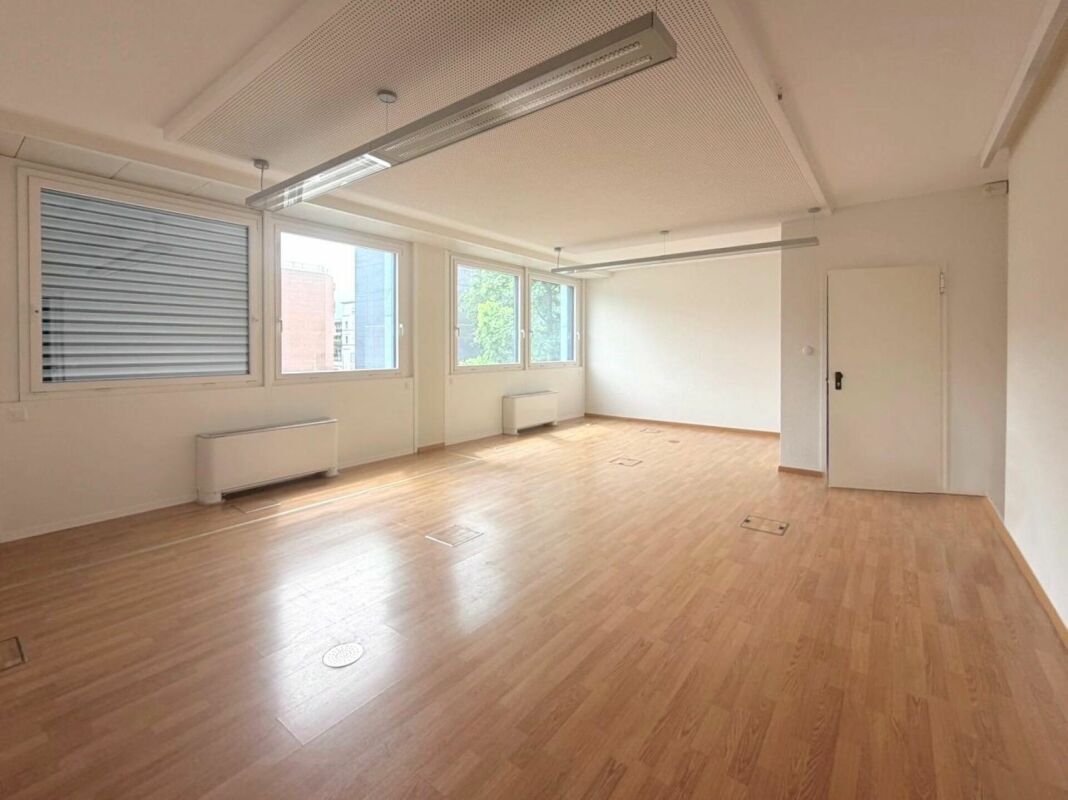 LUGANO · UFFICIO MODERNO CON CUCINA E BAGNO DISABILI · DISPONIBILE DA SUBITO