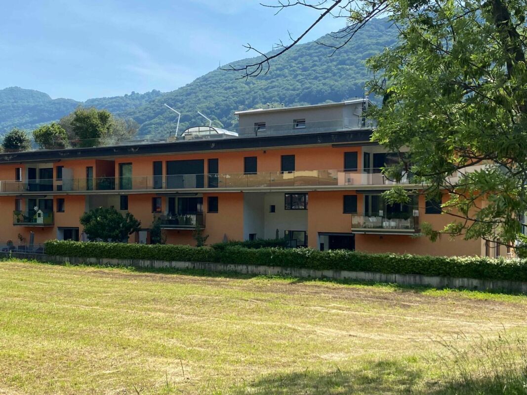 BARBENGO SCUOLE · 4.5-ROOM APARTMENT WITH SHARED SWIMMING POOL AND PRIVATE VEGETABLE GARDEN