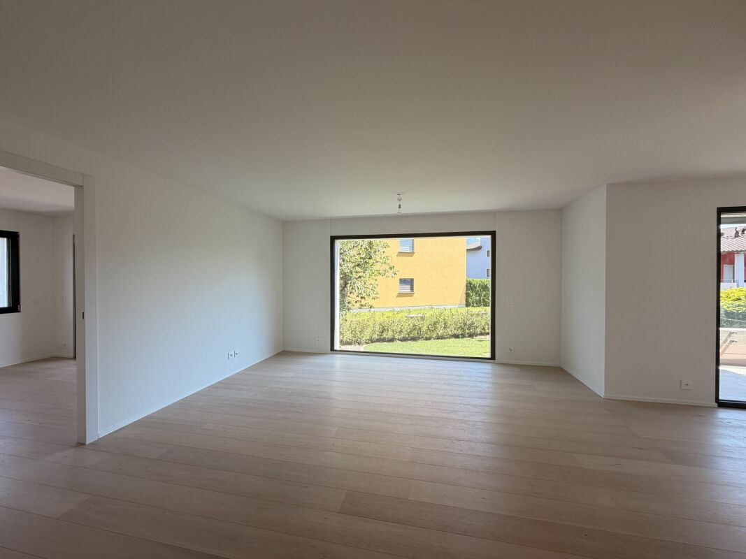 CANOBBIO - 4.5 LOCALI COMPLETAMENTE RINNOVATO, CON GIARDINO, TECNOLOGIA E COMFORT