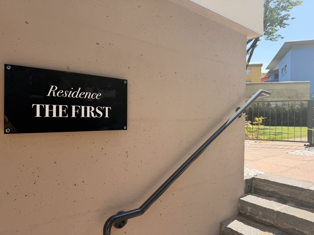 CANOBBIO - FULLY RENOVATED 4.5-ROOM PENTHOUSE WITH LAKE VIEW, TECHNOLOGY AND COMFORT