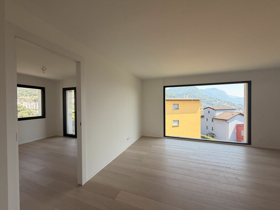 CANOBBIO - FULLY RENOVATED 4.5-ROOM PENTHOUSE WITH LAKE VIEW, TECHNOLOGY AND COMFORT