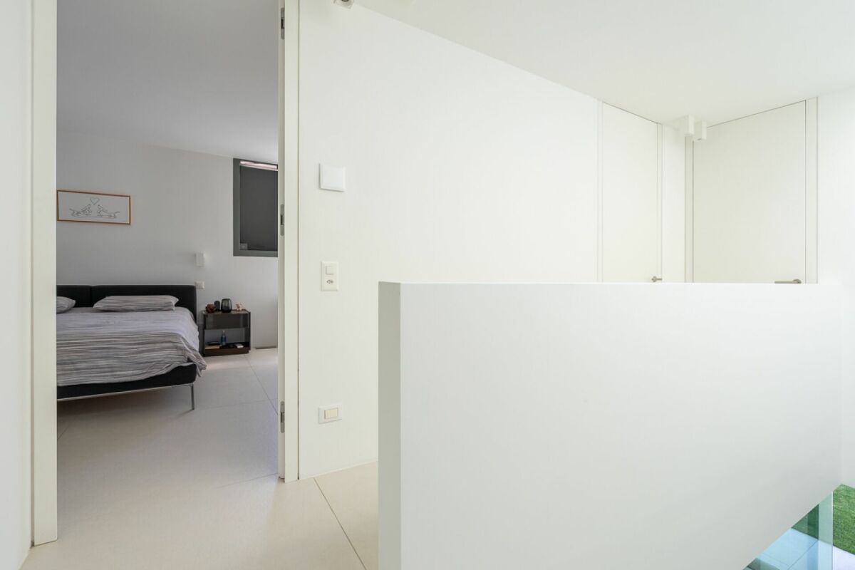 VILLA LUGANESE-VILLA MINERGIE CON PISCINA RISCALDATA E GIARDINO PRIVATO