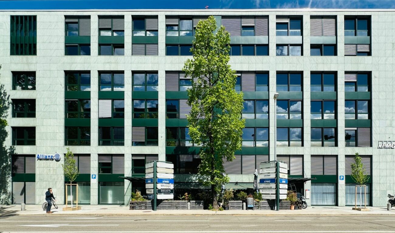LUGANO · UFFICIO IN ZONA CENTRALISSIMA E DISPONIBILE DA SUBITO · 198 m2