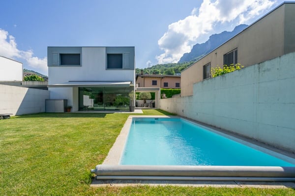 VILLA LUGANESE - VILLA MINERGIE CON PISCINA RISCALDATA E GIARDINO PRIVATO