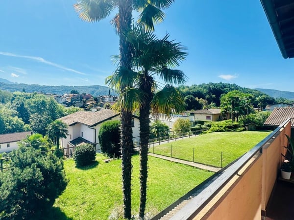 AGNO · CASA BIFAMILIARE CON GIARDINO IN ZONA RESIDENZIALE 11
