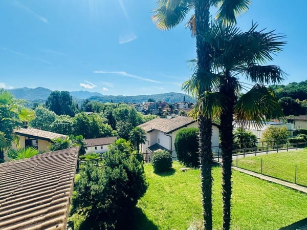 AGNO · CASA BIFAMILIARE CON GIARDINO IN ZONA RESIDENZIALE 9