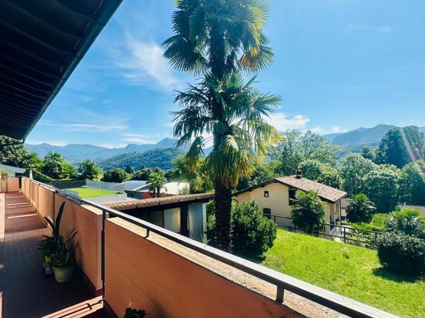AGNO · CASA BIFAMILIARE CON GIARDINO IN ZONA RESIDENZIALE 2