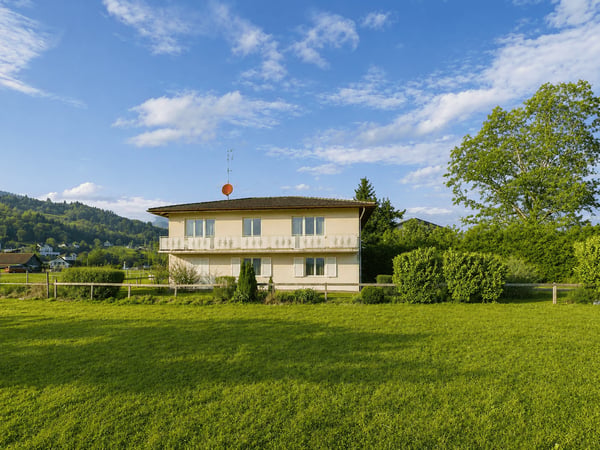 Idyllisches 5,5-Zimmer-Einfamilienhaus mit Panoramablick und grossem Garten 2