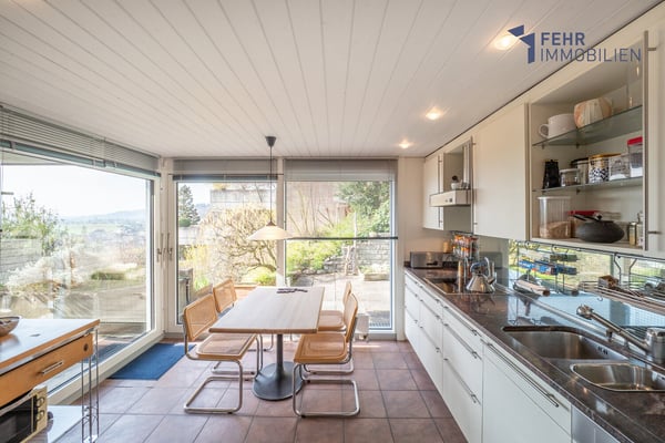 Fehr Immobilien - 4.5-Zi.-Terrassenappartement mit herrlicher Aussicht 4