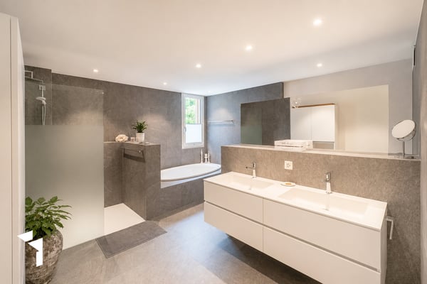 Fehr Immobilien - Exklusive 5-Zimmer-Premium Terrassenwohnung 13