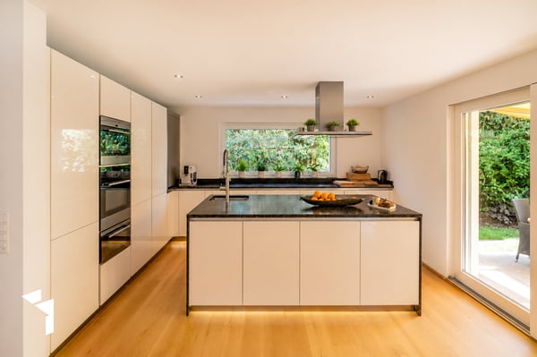 Fehr Immobilien - Modernes, top gepflegtes 5-Zi.-Einfamilienhaus 6