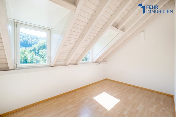 Fehr Immobilien - Komfortable 4.5-Zimmer-Dachwohnung 7