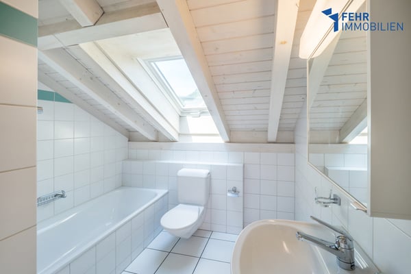 Fehr Immobilien - Komfortable 4.5-Zimmer-Dachwohnung 8