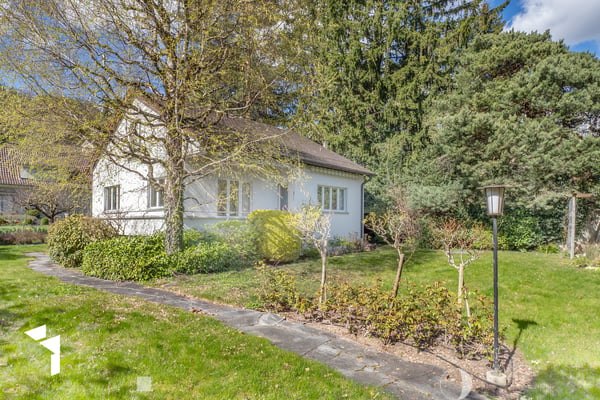 Fehr Immobilien - Freistehendes 5.5-Zi.-Einfamilienhaus 1