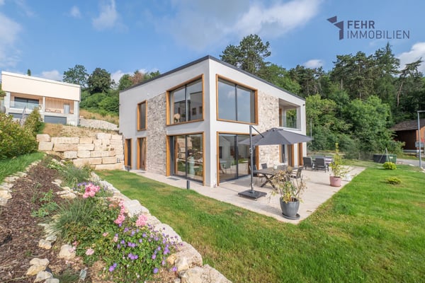 Fehr Immobilien - Top modernes, neuwertiges 6.5-Zi.-Einfamilienhaus 1